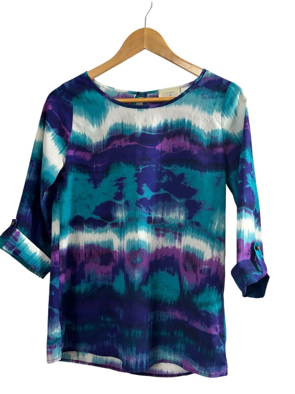 Everly abstract tie-dye scoop neckline 3/4 roll-tab sleeve blouse top size S.